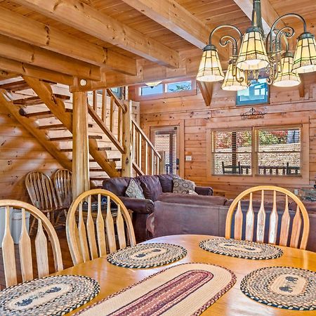 Bearfoot Pines - True Log Cabin - Wi-Fi, Hot Tub, Fishing, Deck With Views! - Mins To Pf Севьервилл Экстерьер фото