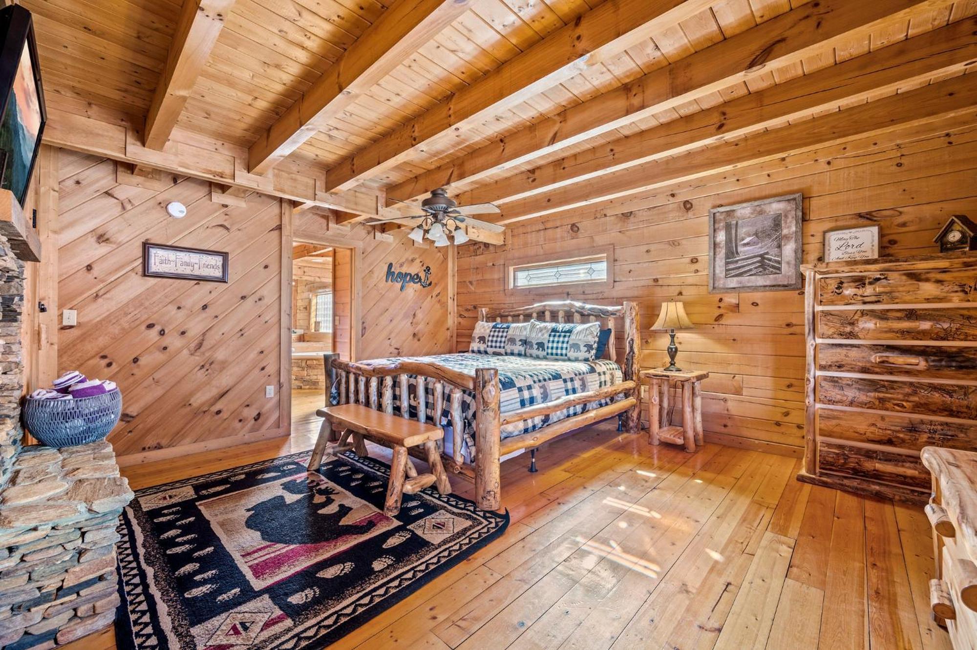 Bearfoot Pines - True Log Cabin - Wi-Fi, Hot Tub, Fishing, Deck With Views! - Mins To Pf Севьервилл Экстерьер фото