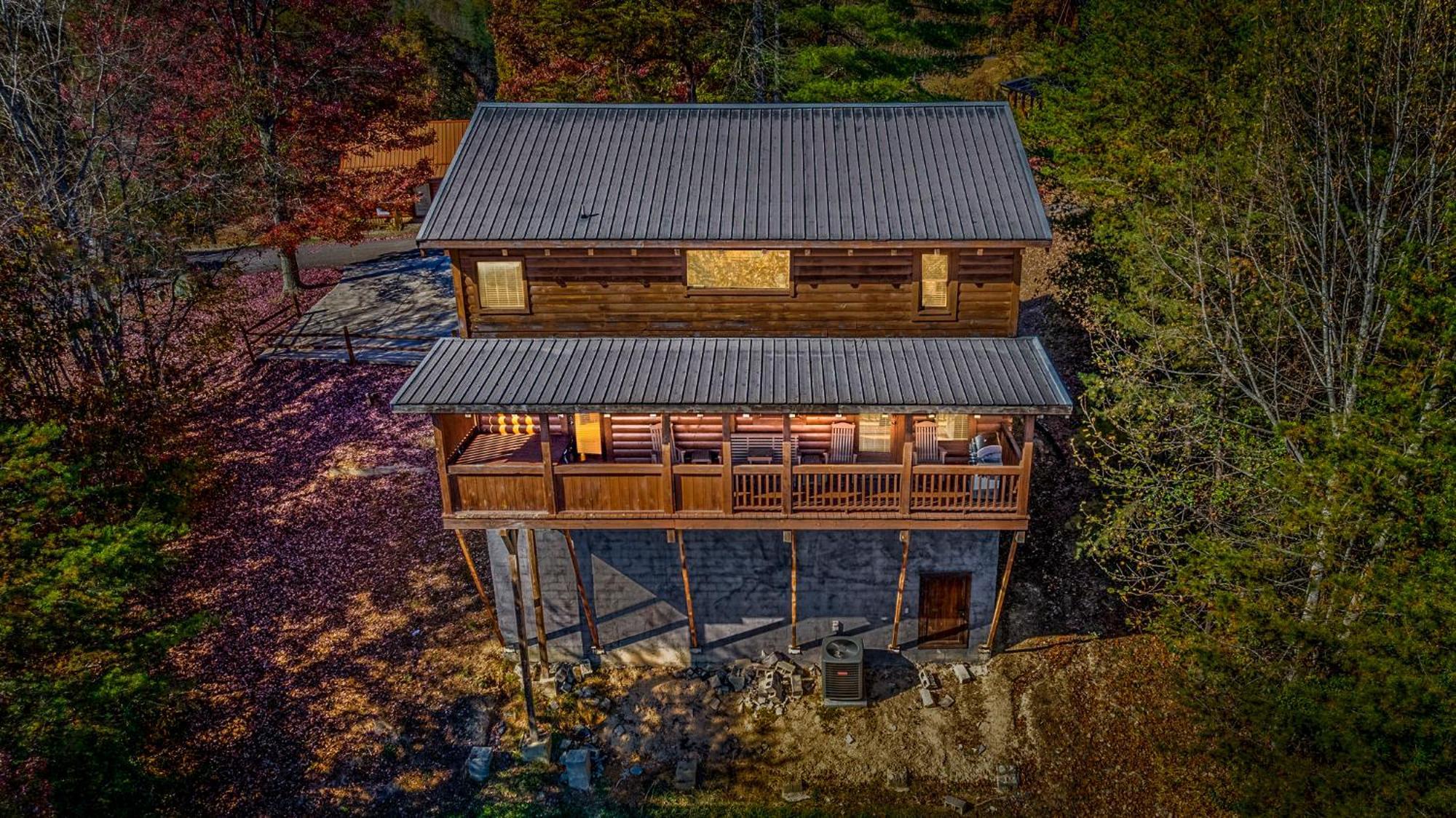 Bearfoot Pines - True Log Cabin - Wi-Fi, Hot Tub, Fishing, Deck With Views! - Mins To Pf Севьервилл Экстерьер фото