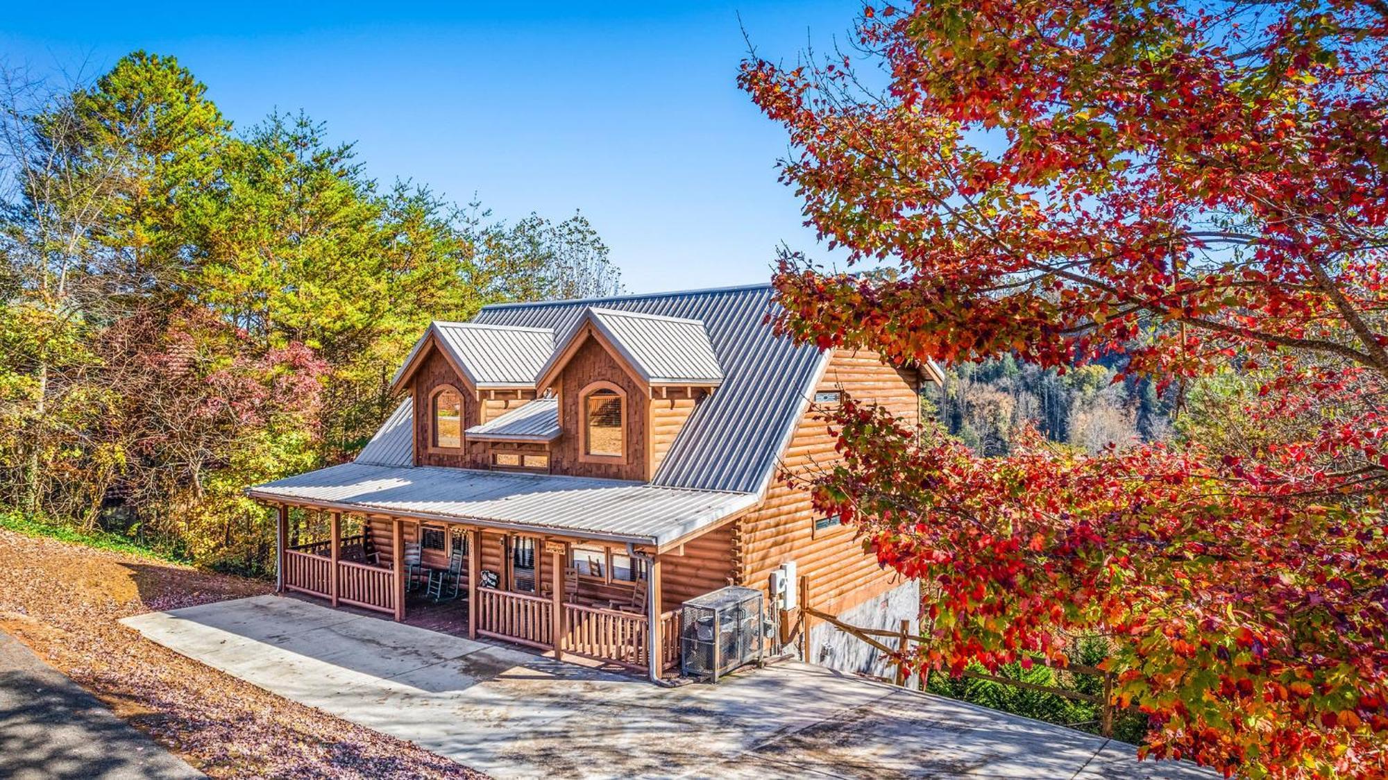 Bearfoot Pines - True Log Cabin - Wi-Fi, Hot Tub, Fishing, Deck With Views! - Mins To Pf Севьервилл Экстерьер фото
