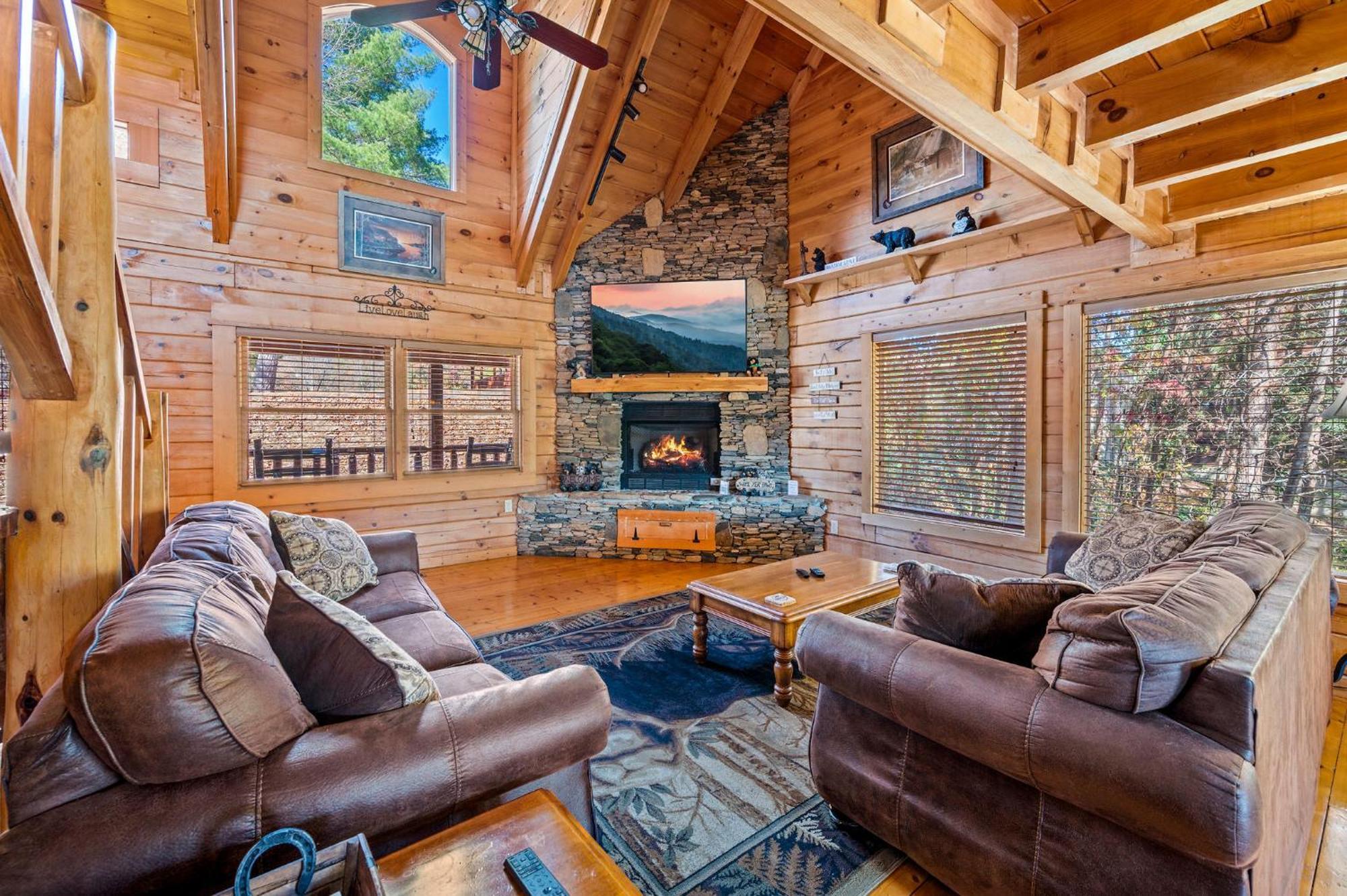 Bearfoot Pines - True Log Cabin - Wi-Fi, Hot Tub, Fishing, Deck With Views! - Mins To Pf Севьервилл Экстерьер фото
