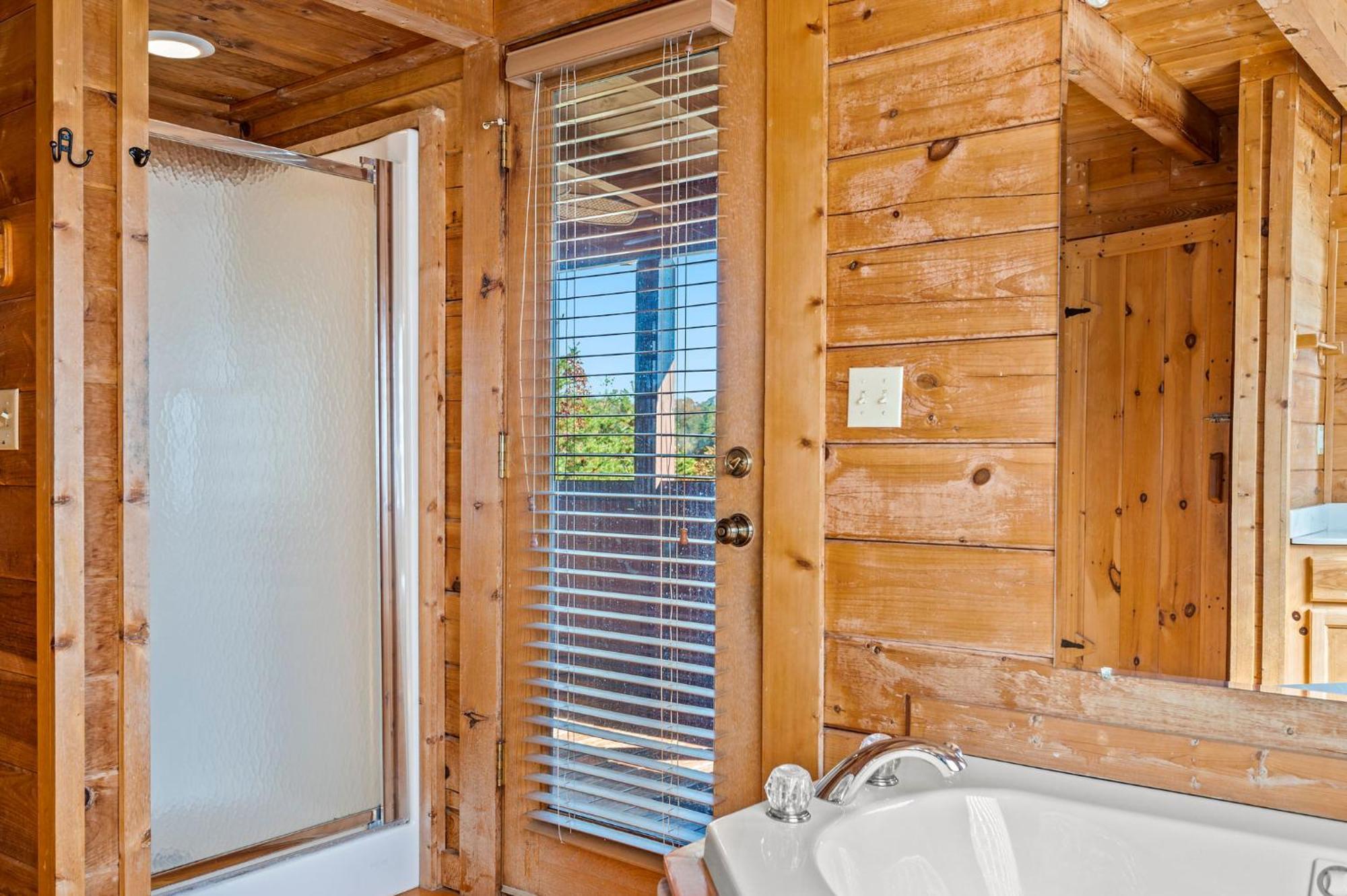 Bearfoot Pines - True Log Cabin - Wi-Fi, Hot Tub, Fishing, Deck With Views! - Mins To Pf Севьервилл Экстерьер фото