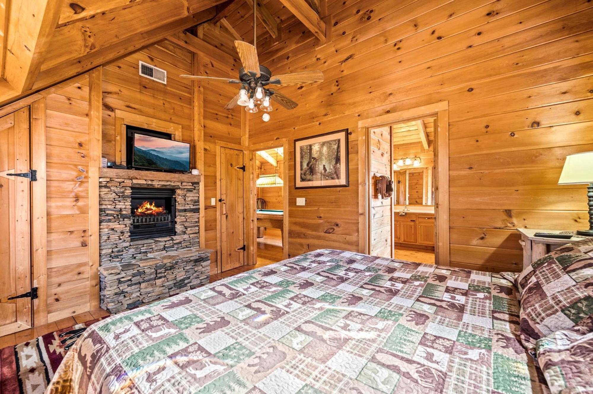 Bearfoot Pines - True Log Cabin - Wi-Fi, Hot Tub, Fishing, Deck With Views! - Mins To Pf Севьервилл Экстерьер фото